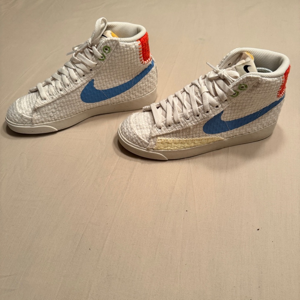 Nike Hemp High-Top Sneakers with Blue Accents Size 8